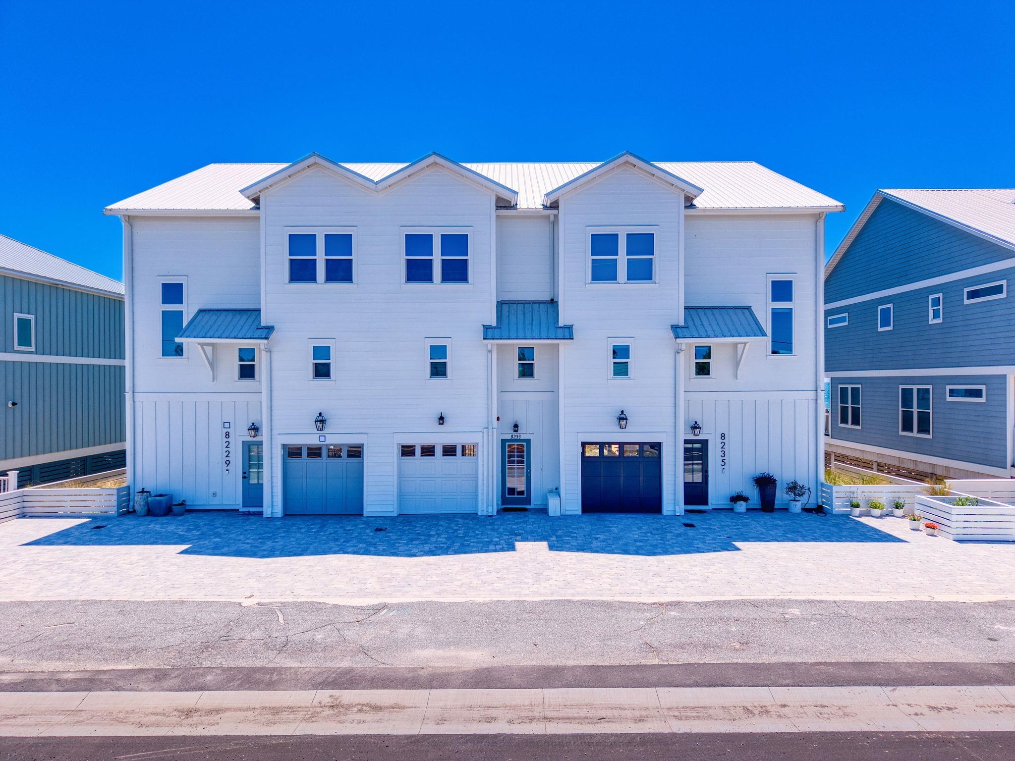8233 W Highway 98