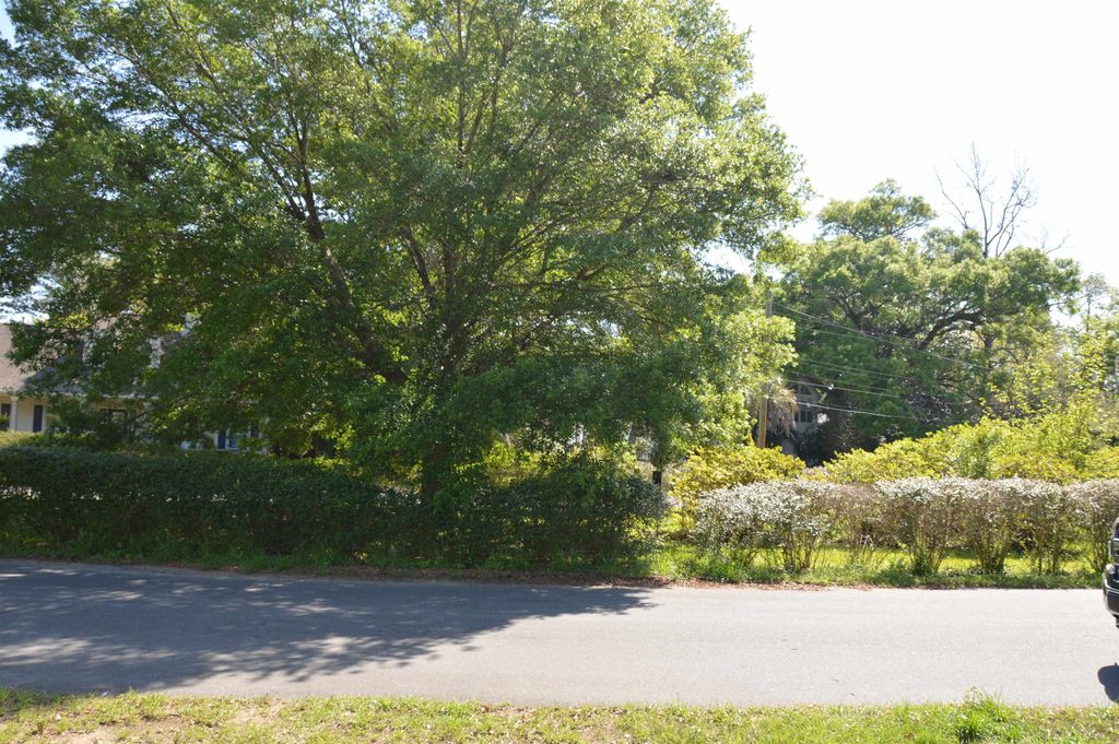 Photo of XXX Laurel Street, Tallahassee, FL 32303 (MLS # 391569)