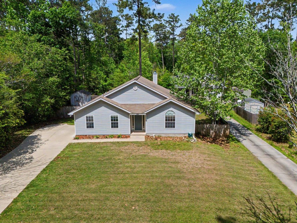 Photo of 3408 Cedarwood Trail, Tallahassee, FL 32312 (MLS # 398269)