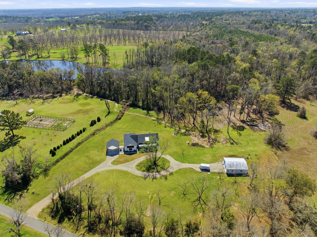 Photo of 296 Hunter Ridge, Monticello, FL 32344 (MLS # 397070)