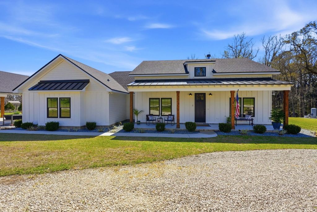 Photo of 296 Hunter Ridge, Monticello, FL 32344 (MLS # 397070)