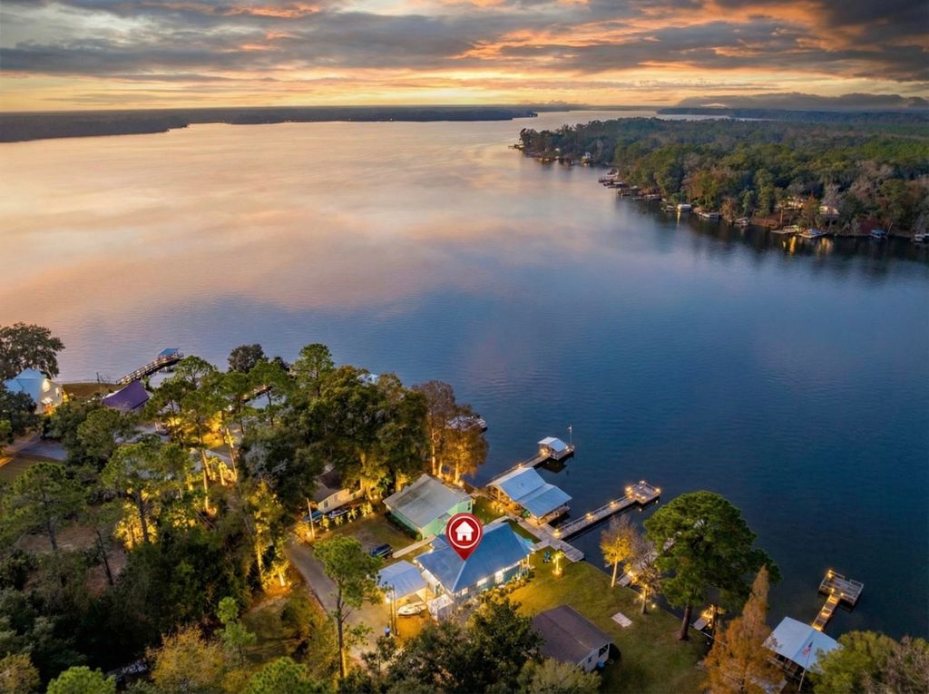 Photo of 1097 Drake Acres Road, Quincy, FL 32351 (MLS # 394112)