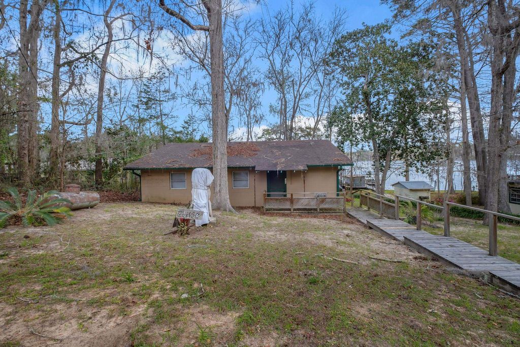 Photo of 399 DAVIDSON Street, Quincy, FL 32351 (MLS # 397233)