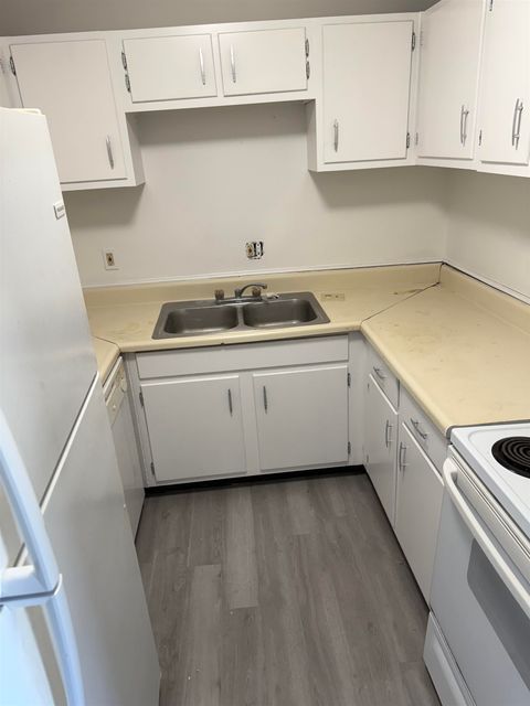 Tiny photo for 2325 W Pensacola Street #109, Tallahassee, FL 32304 (MLS # 392794)
