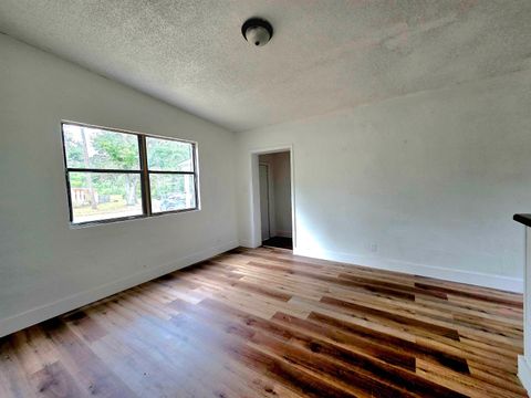 Tiny photo for 906 N VETERANS Drive, Perry, FL 32347 (MLS # 399391)