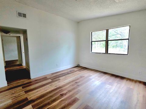 Tiny photo for 906 N VETERANS Drive, Perry, FL 32347 (MLS # 399391)