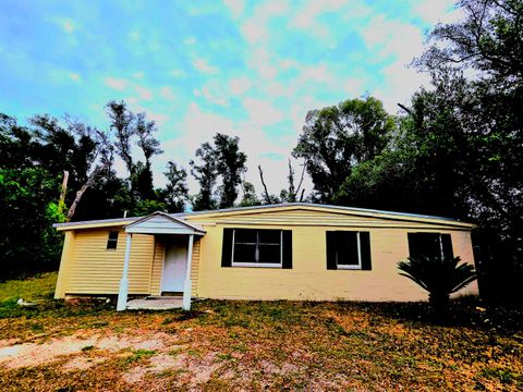 Tiny photo for 906 N VETERANS Drive, Perry, FL 32347 (MLS # 399391)