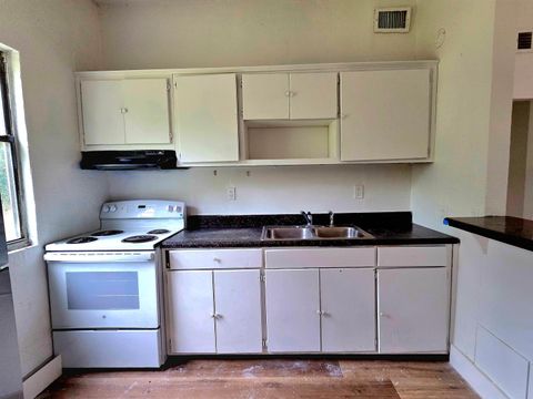 Tiny photo for 906 N VETERANS Drive, Perry, FL 32347 (MLS # 399391)