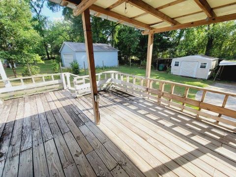 Tiny photo for 526 N Adams Street, Quincy, FL 32351 (MLS # 399236)