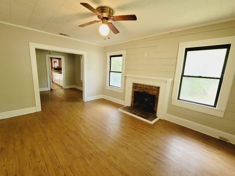 Tiny photo for 526 N Adams Street, Quincy, FL 32351 (MLS # 399236)