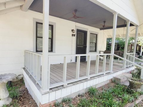 Tiny photo for 526 N Adams Street, Quincy, FL 32351 (MLS # 399236)