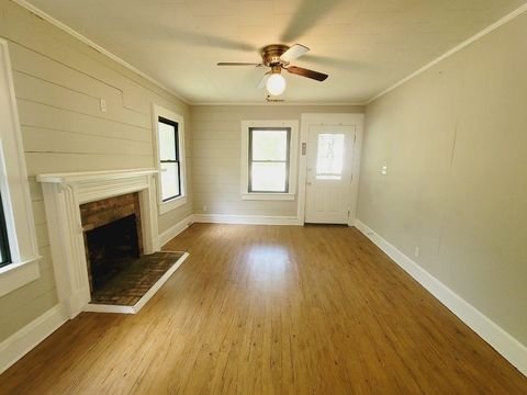 Tiny photo for 526 N Adams Street, Quincy, FL 32351 (MLS # 399236)