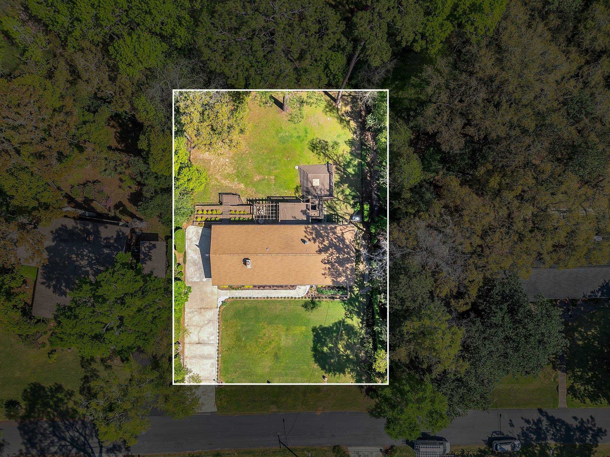910 Lasswade Drive