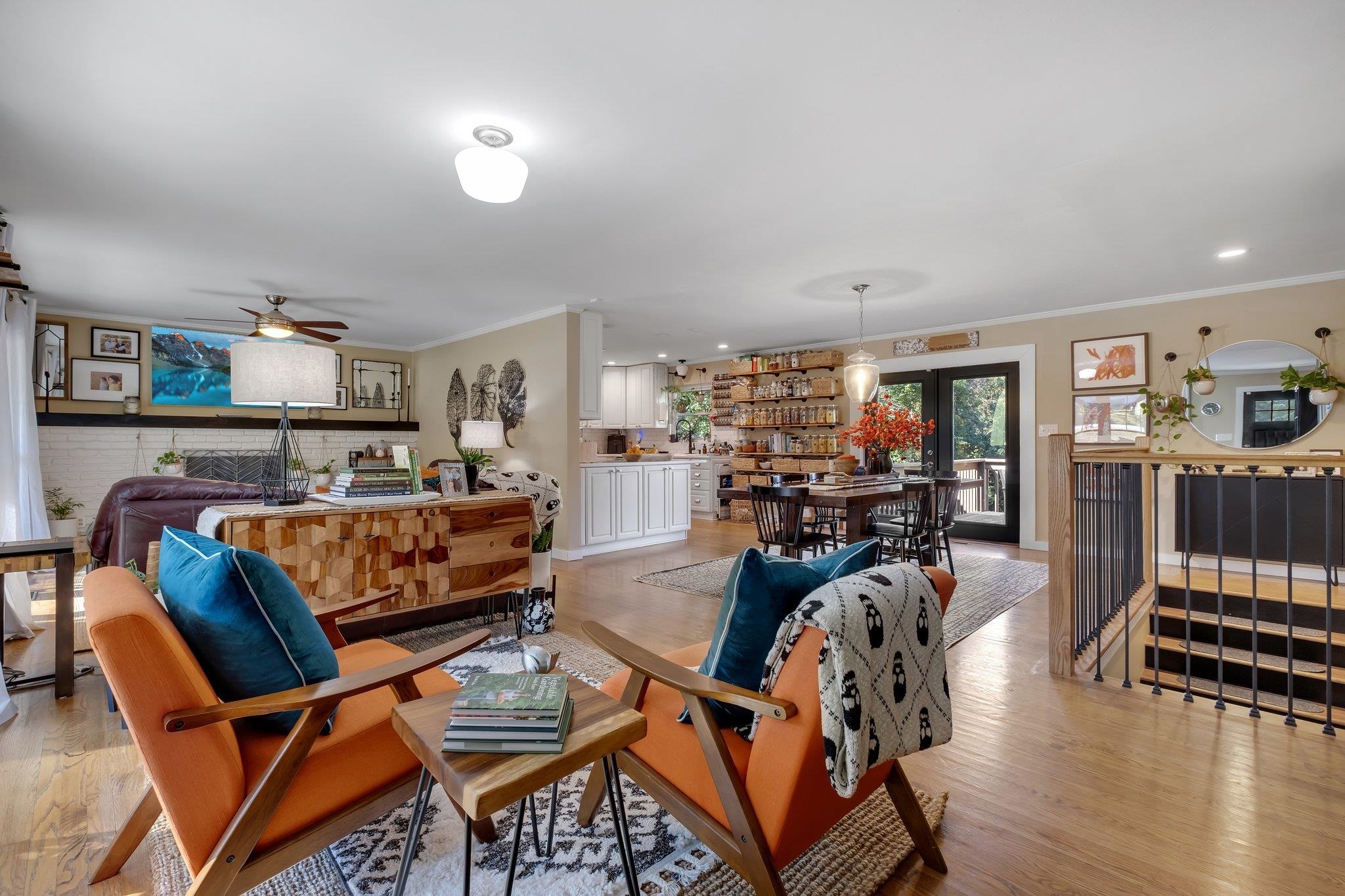 910 Lasswade Drive