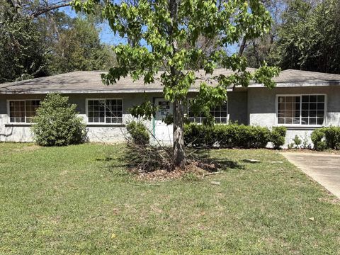702 APACHE Street Tallahassee FL 32301
