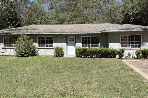 Photo of 702 APACHE Street, Tallahassee, FL 32301 (MLS # 398306)