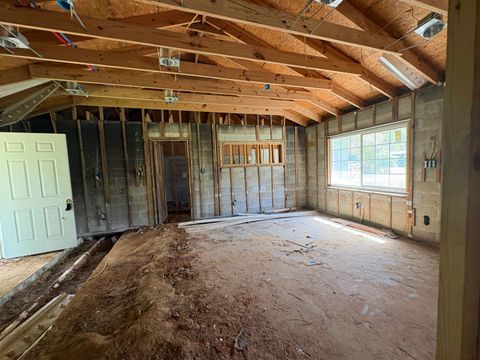 Tiny photo for 702 APACHE Street, Tallahassee, FL 32301 (MLS # 398306)
