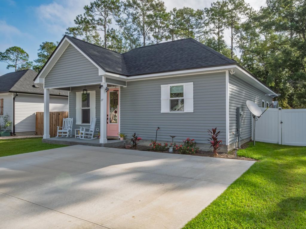 Photo of 27 L.M. Street, Crawfordville, FL 32327 (MLS # 391867)