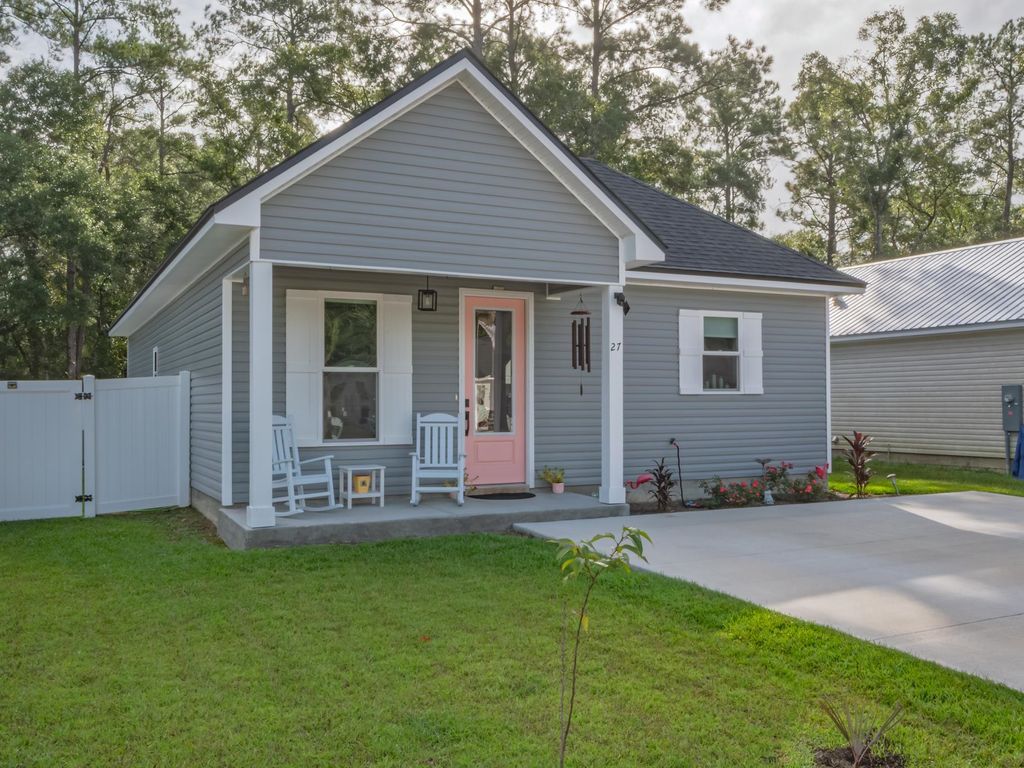 Photo of 27 L.M. Street, Crawfordville, FL 32327 (MLS # 391867)