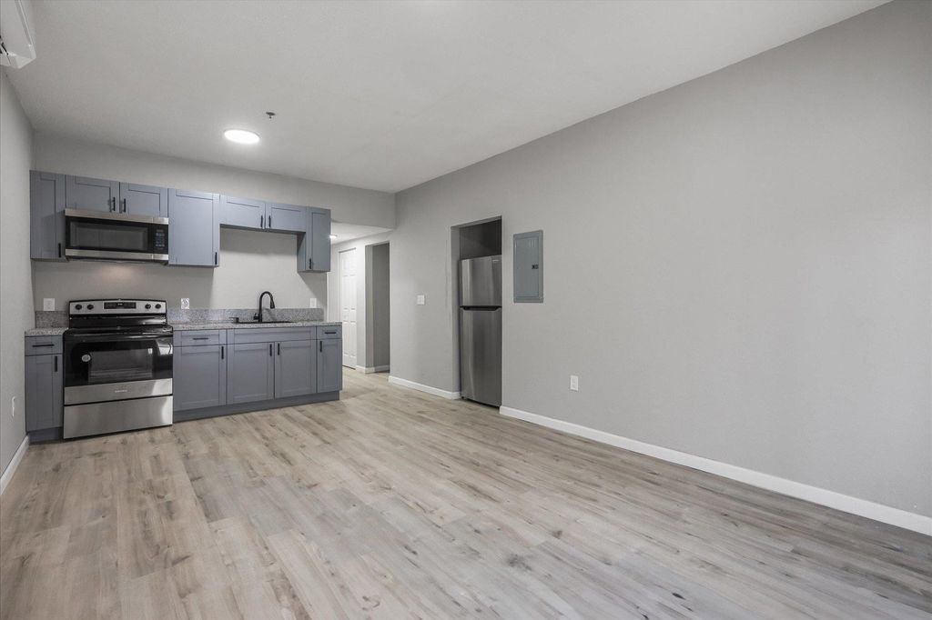Photo of 401 Putnam Drive #1421, Tallahassee, FL 32301 (MLS # 391751)