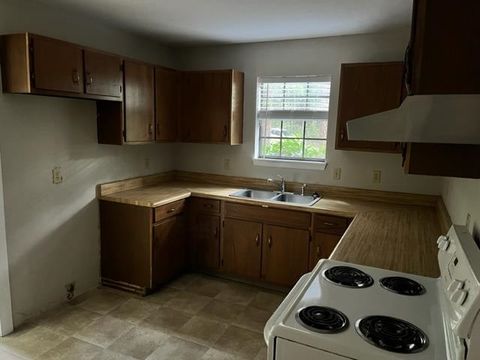 Tiny photo for 3369 Trafalgar Square #A, Tallahassee, FL 32301 (MLS # 397757)