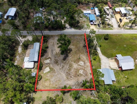 Tiny photo for 306 NW 1st Street, Steinhatchee, FL 32359 (MLS # 401684)