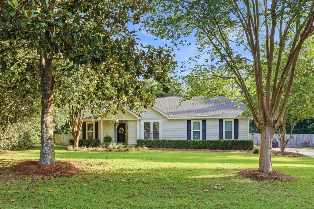 Photo of 9127 Foxwood Dr DR, Tallahassee, FL 32309 (MLS # 401139)