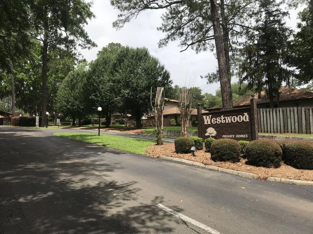 Photo of 409 Westwood Drive #409, Tallahassee, FL 32304 (MLS # 396480)