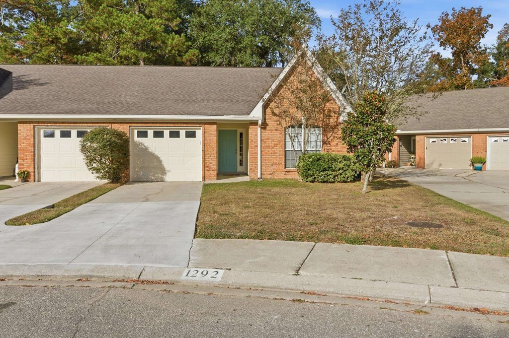 Photo of 1292 Mosswood Chase, Tallahassee, FL 32312 (MLS # 393707)