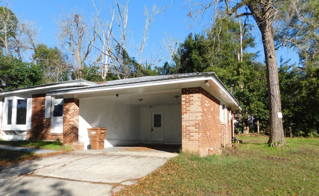 Photo of 918 7th Street, Quincy, FL 32351 (MLS # 395439)