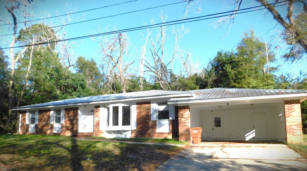 Photo of 918 7th Street, Quincy, FL 32351 (MLS # 395439)