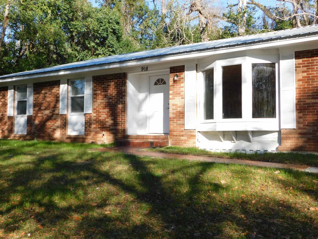 Photo of 918 7th Street, Quincy, FL 32351 (MLS # 395439)