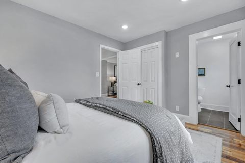 Tiny photo for 132 Oak Street, Tallahassee, FL 32301 (MLS # 391861)