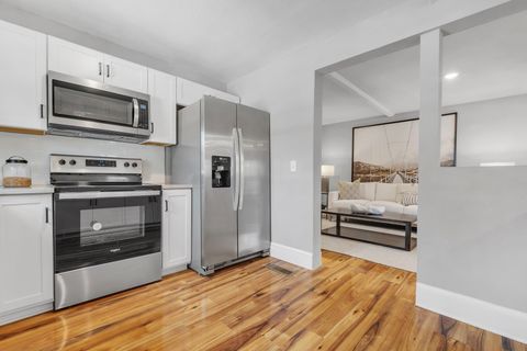 Tiny photo for 132 Oak Street, Tallahassee, FL 32301 (MLS # 391861)