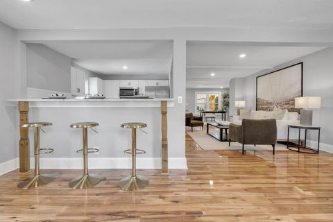 Tiny photo for 132 Oak Street, Tallahassee, FL 32301 (MLS # 391861)