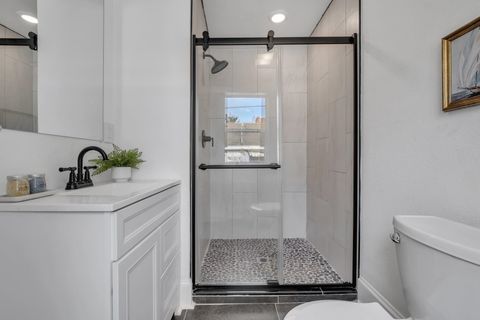 Tiny photo for 132 Oak Street, Tallahassee, FL 32301 (MLS # 391861)