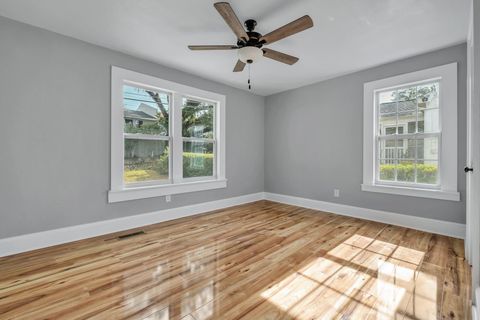Tiny photo for 132 Oak Street, Tallahassee, FL 32301 (MLS # 391861)