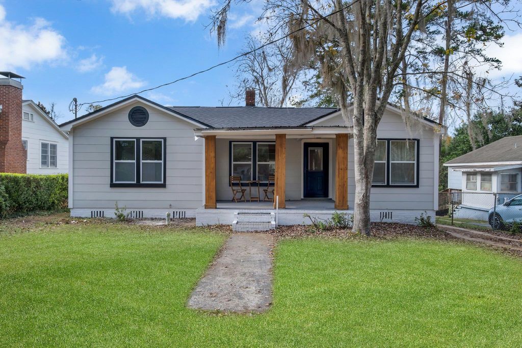Photo of 132 Oak Street, Tallahassee, FL 32301 (MLS # 391861)
