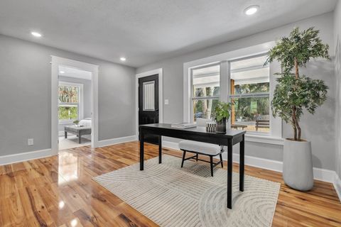Tiny photo for 132 Oak Street, Tallahassee, FL 32301 (MLS # 391861)