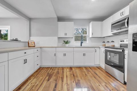 Tiny photo for 132 Oak Street, Tallahassee, FL 32301 (MLS # 391861)
