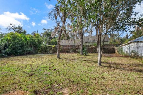 Tiny photo for 132 Oak Street, Tallahassee, FL 32301 (MLS # 391861)