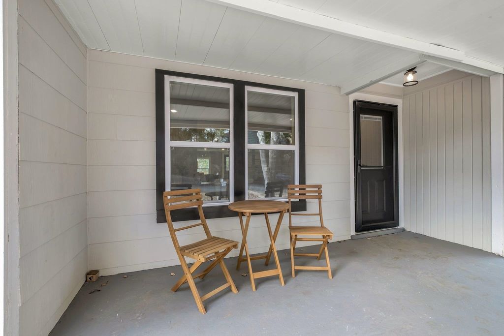 Photo of 132 Oak Street, Tallahassee, FL 32301 (MLS # 391861)
