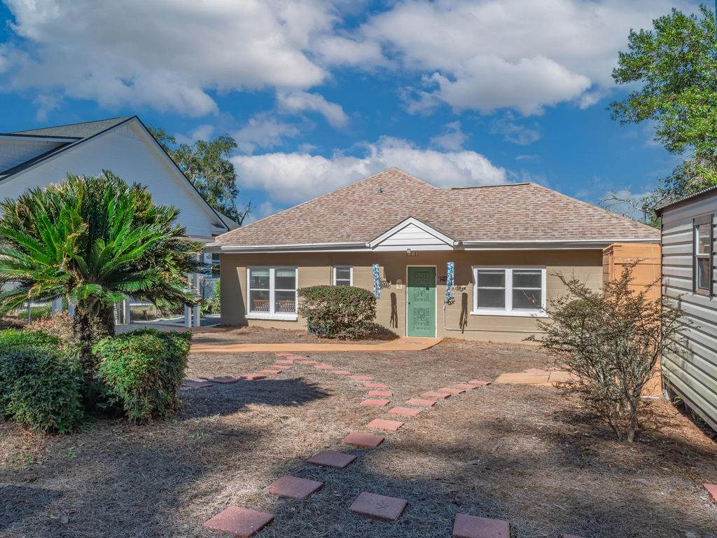 Photo of 24272 Lanier Street, Tallahassee, FL 32310 (MLS # 393336)