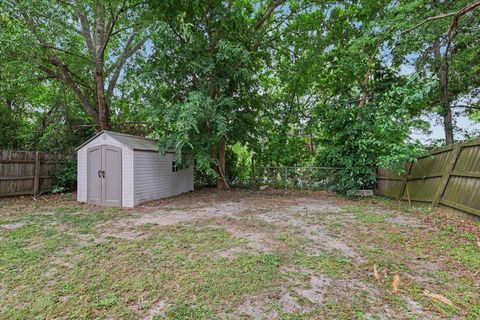 Tiny photo for 4007 Chipola Street, Tallahassee, FL 32303 (MLS # 398375)