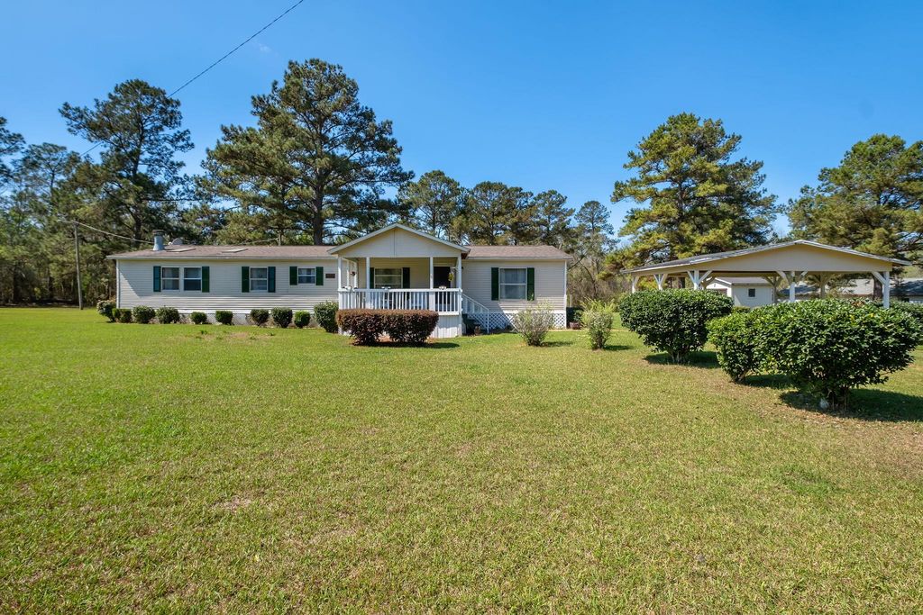 Photo of 37 Whispering Pines Lane, Quincy, FL 32351 (MLS # 397200)