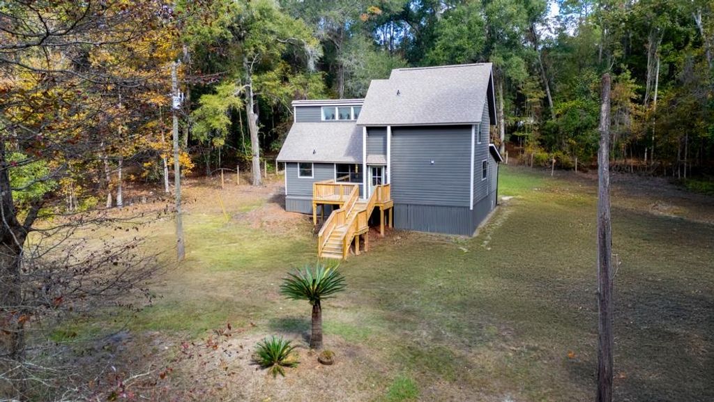 Photo of 2066 Tallavana Trail, Havana, FL 32333 (MLS # 393096)