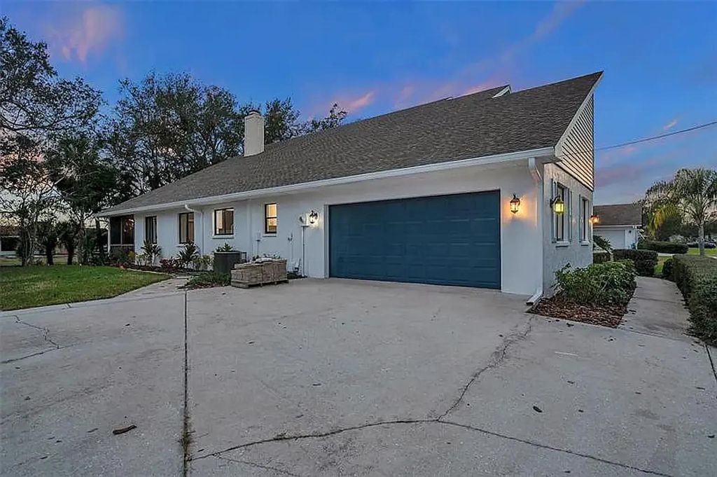 Photo of 4611 9th St E St, Other Florida, FL 34222 (MLS # 393417)