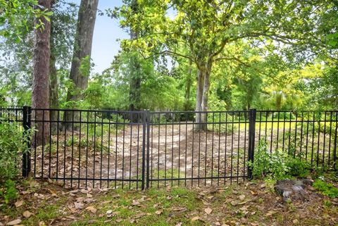 Tiny photo for 1102 SARASOTA Drive, Tallahassee, FL 32301 (MLS # 400630)