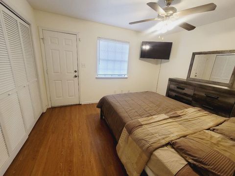 Tiny photo for 1119 Ocala Road, Tallahassee, FL 32304 (MLS # 401842)