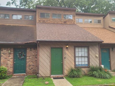 Photo of 1119 Ocala Road, Tallahassee, FL 32304 (MLS # 401842)
